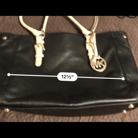 MK Purse - Picture 5 of 8